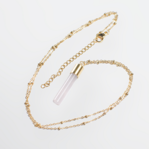 Collar Largo con dije de cuarzo rosa.